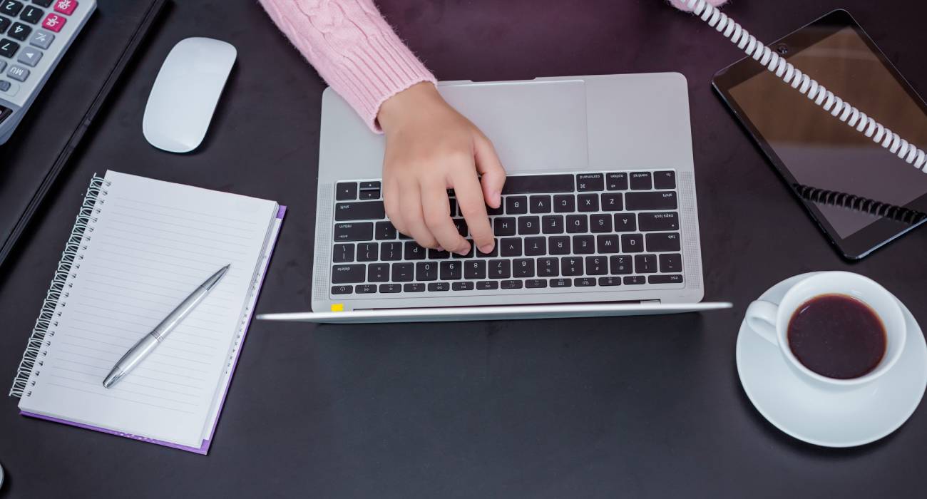 Setting Up a Home Office in Dubai in 2026: Laptop, Monitor, and Accessory Checklist