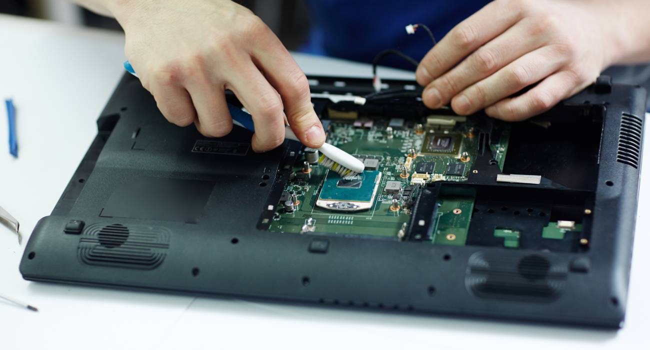 MacBook Repair in Dubai — What’s Repairable Locally vs What Needs Apple’s Own Service